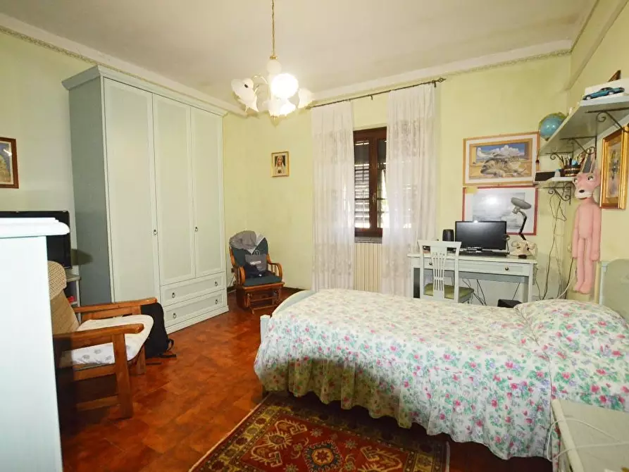 Immagine 11 di Villa in vendita  a Porcari