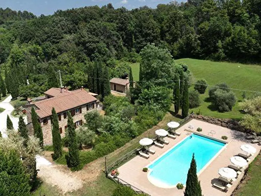 Immagine 1 di Casa colonica in vendita  a Chianni