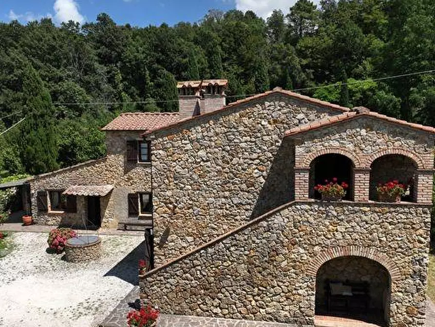 Immagine 9 di Casa colonica in vendita  a Chianni