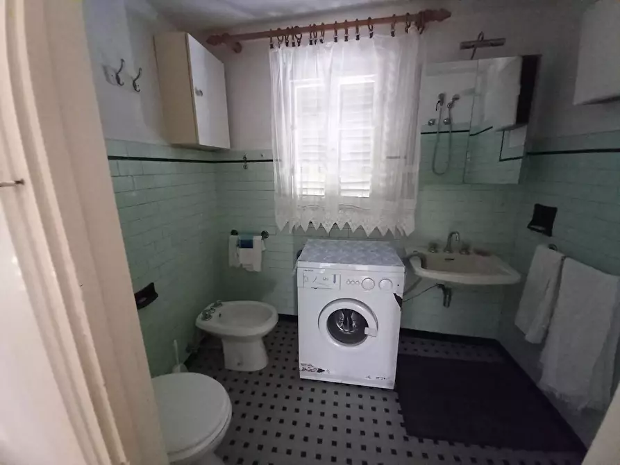 Immagine 18 di Porzione di casa in vendita  a Capannori