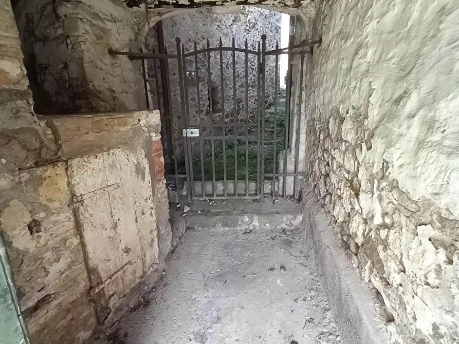 Immagine 25 di Porzione di casa in vendita  a Capannori