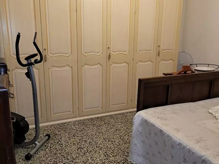 Immagine 5 di Porzione di casa in vendita  a Carrara