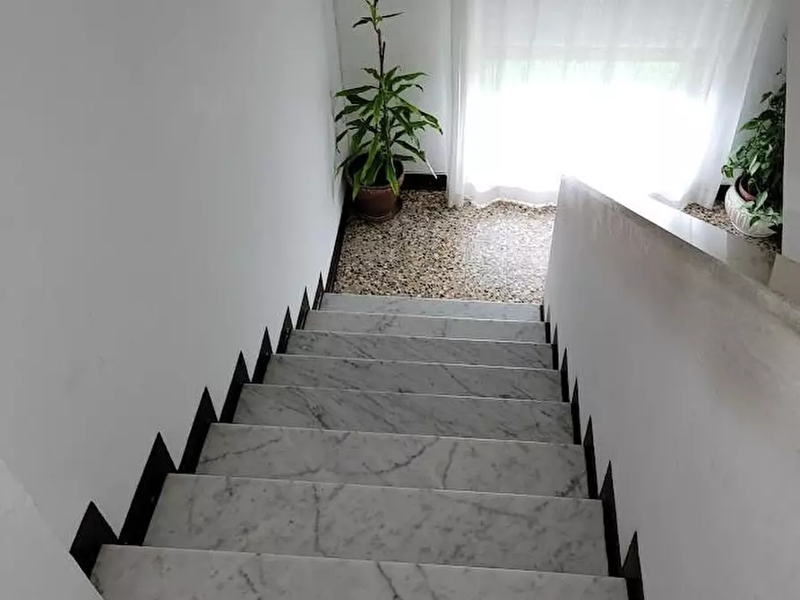 Immagine 8 di Porzione di casa in vendita  a Carrara