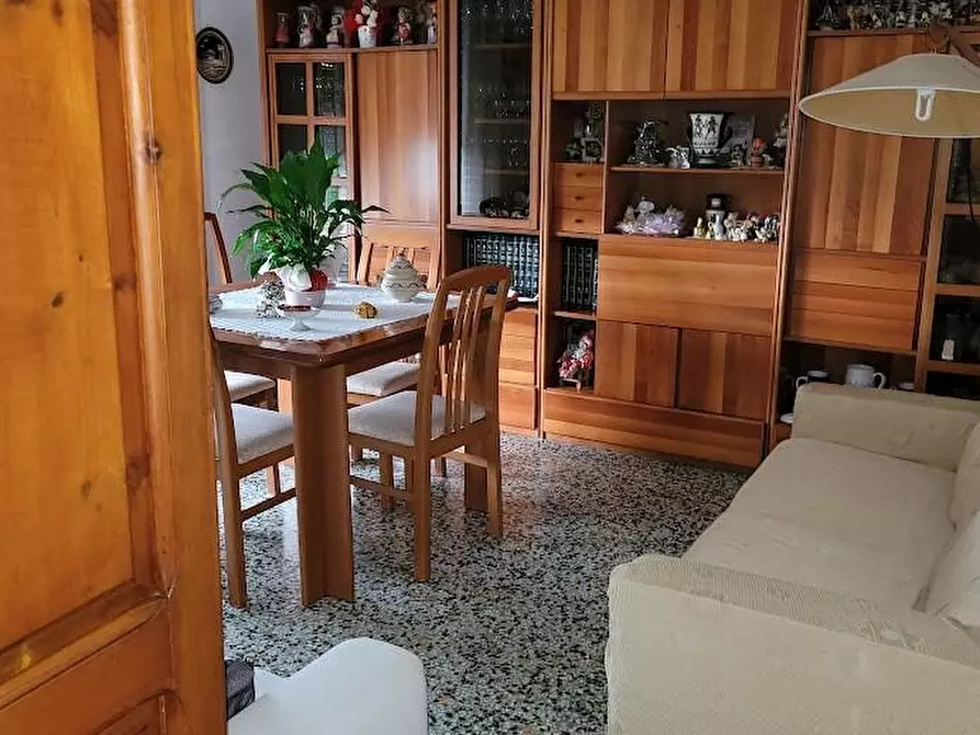 Immagine 1 di Porzione di casa in vendita  a Carrara