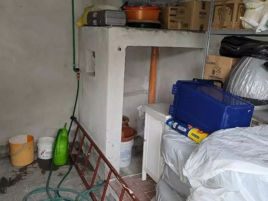 Immagine 18 di Porzione di casa in vendita  a Carrara