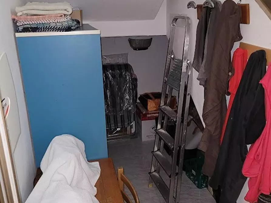 Immagine 17 di Porzione di casa in vendita  a Carrara