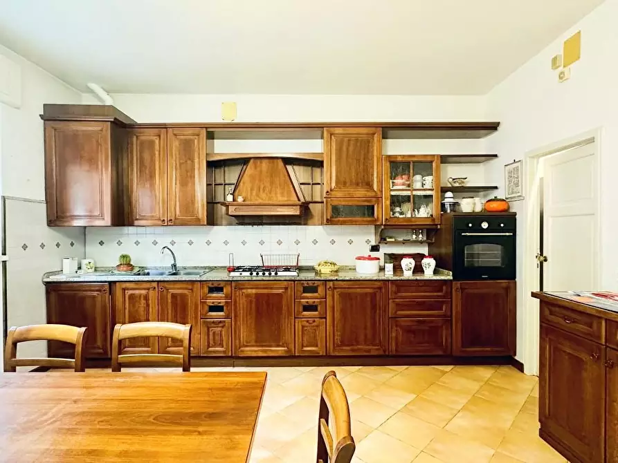 Immagine 13 di Appartamento in vendita  a Seravezza