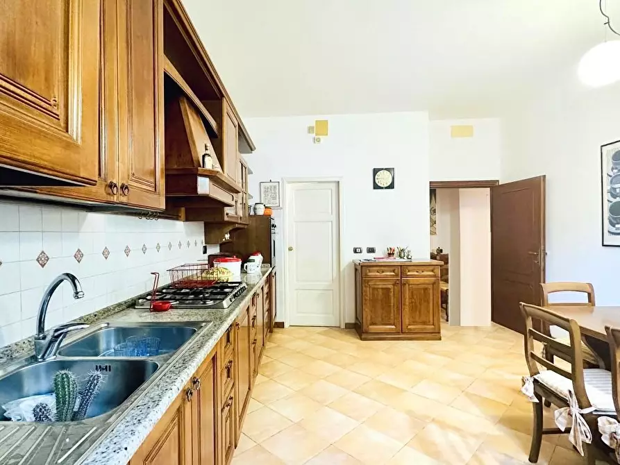 Immagine 15 di Appartamento in vendita  a Seravezza