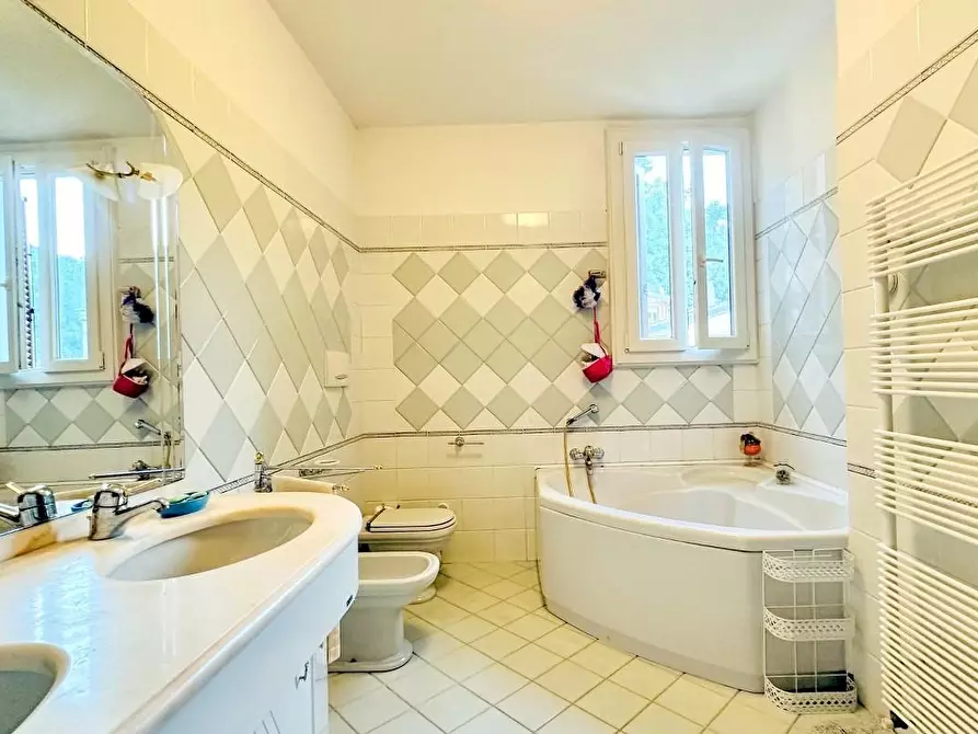 Immagine 32 di Appartamento in vendita  a Seravezza