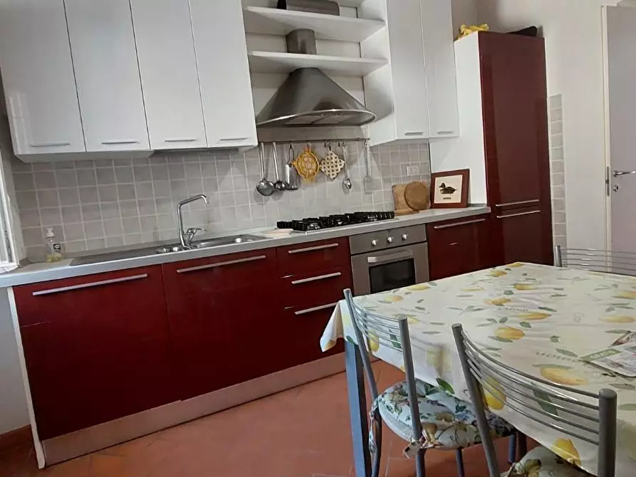 Immagine 12 di Appartamento in vendita  a Massa