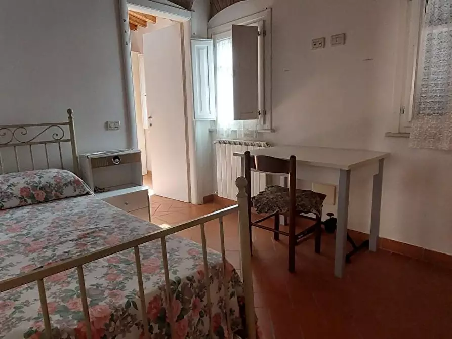 Immagine 9 di Appartamento in vendita  a Massa