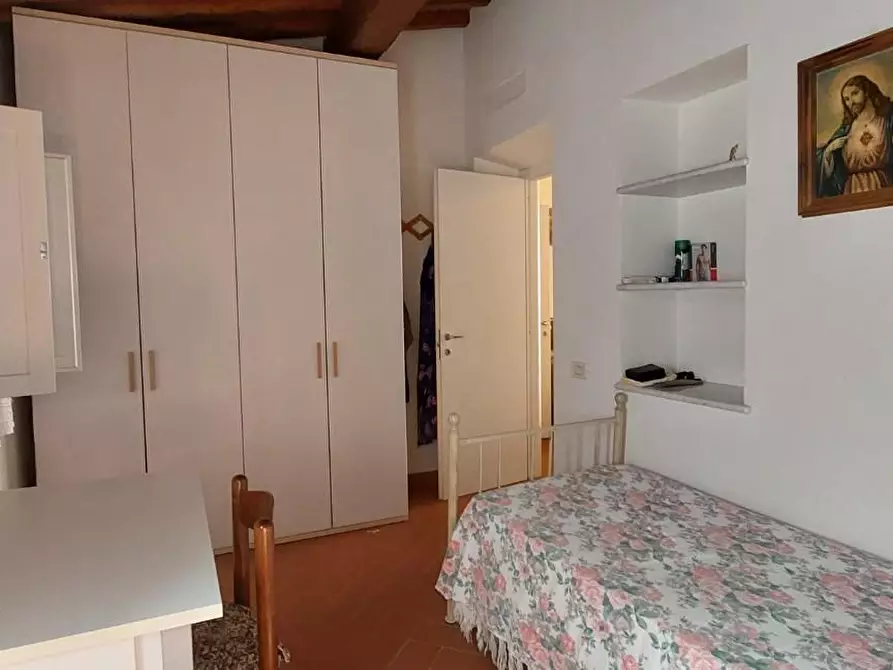 Immagine 5 di Appartamento in vendita  a Massa