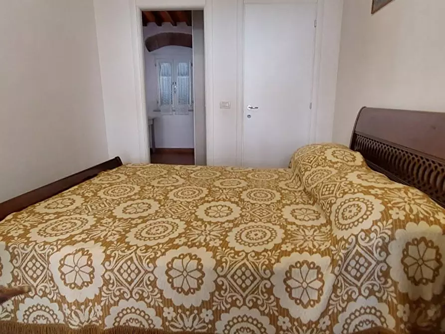 Immagine 10 di Appartamento in vendita  a Massa