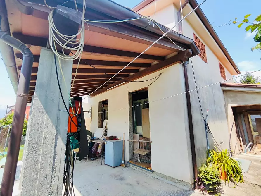 Immagine 9 di Villa in vendita  a Castelnuovo Magra