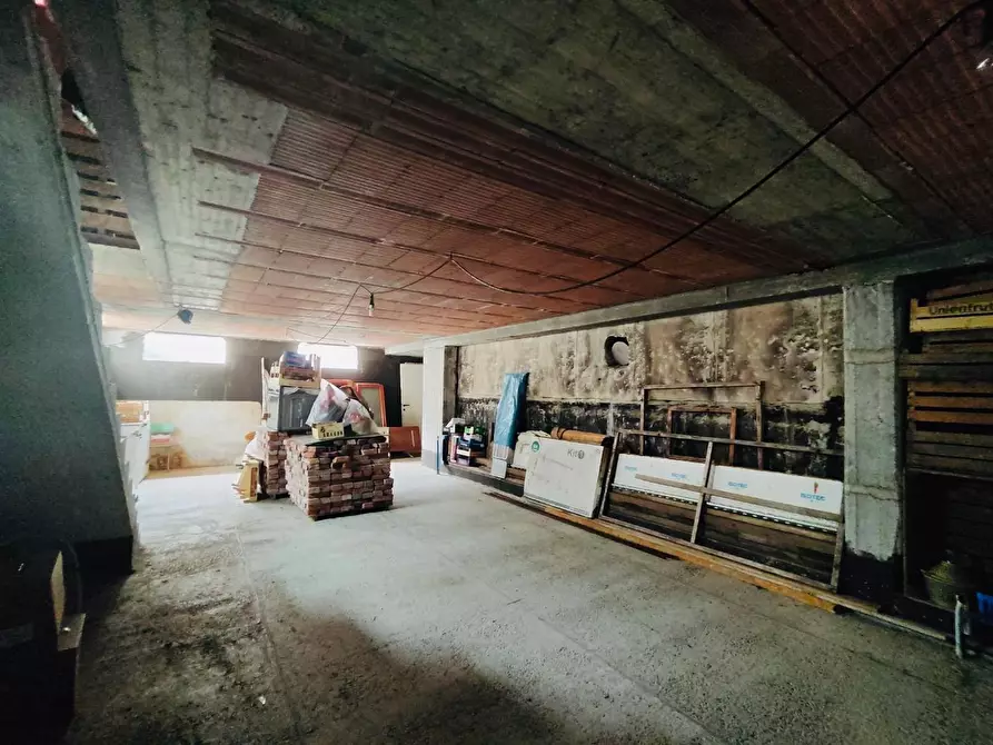 Immagine 13 di Villa in vendita  a Castelnuovo Magra