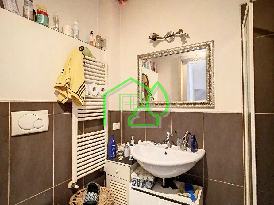 Immagine 11 di Villa in vendita  a Viareggio