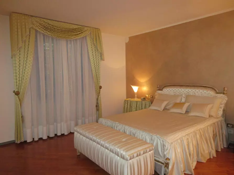 Immagine 6 di Villa in vendita  a Vinci