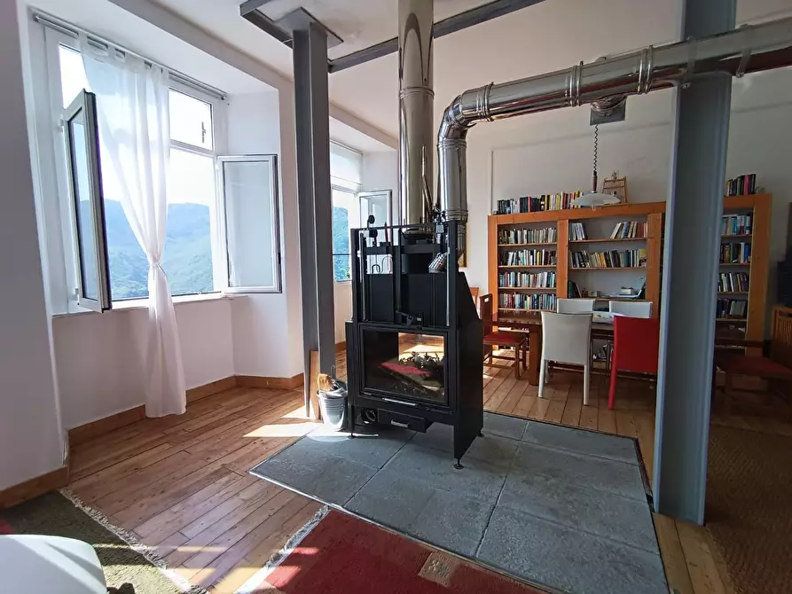 Immagine 6 di Villa in vendita  a Castelnuovo Di Garfagnana