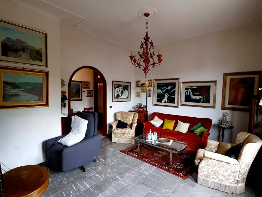 Immagine 4 di Appartamento in vendita  a Siena