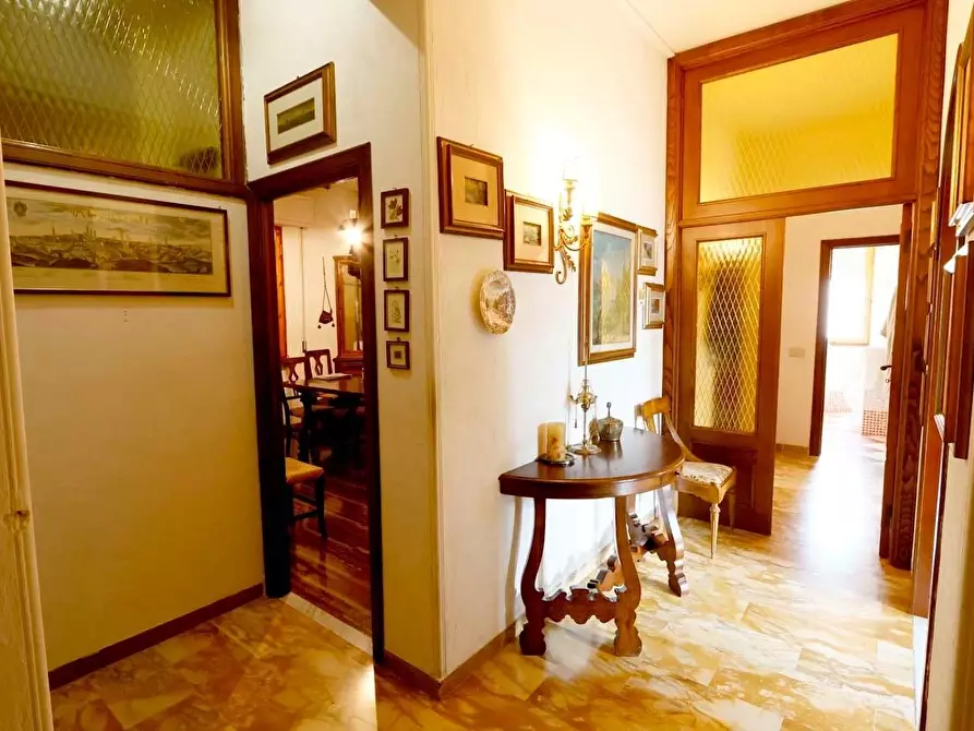 Immagine 8 di Appartamento in vendita  a Siena