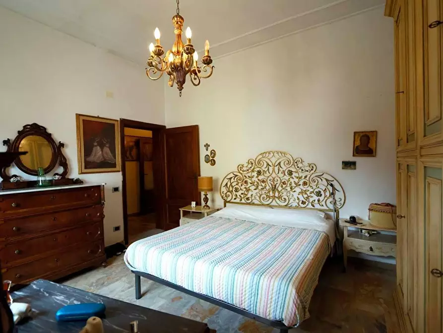 Immagine 13 di Appartamento in vendita  a Siena