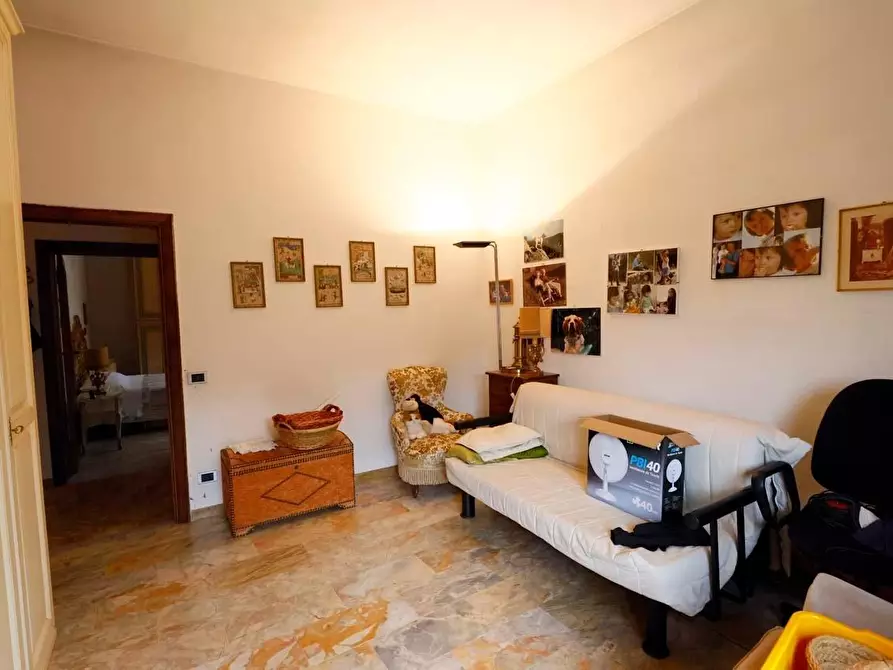 Immagine 10 di Appartamento in vendita  a Siena