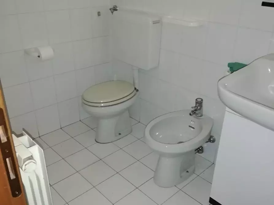 Immagine 21 di Appartamento in vendita  a Viareggio