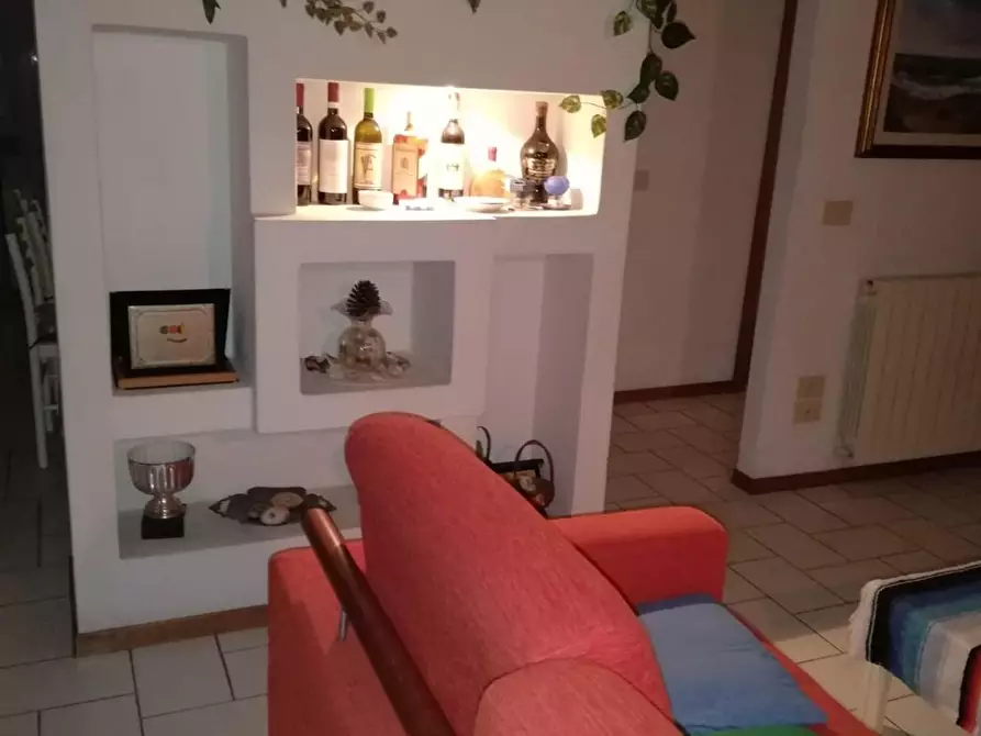 Immagine 6 di Appartamento in vendita  a Viareggio