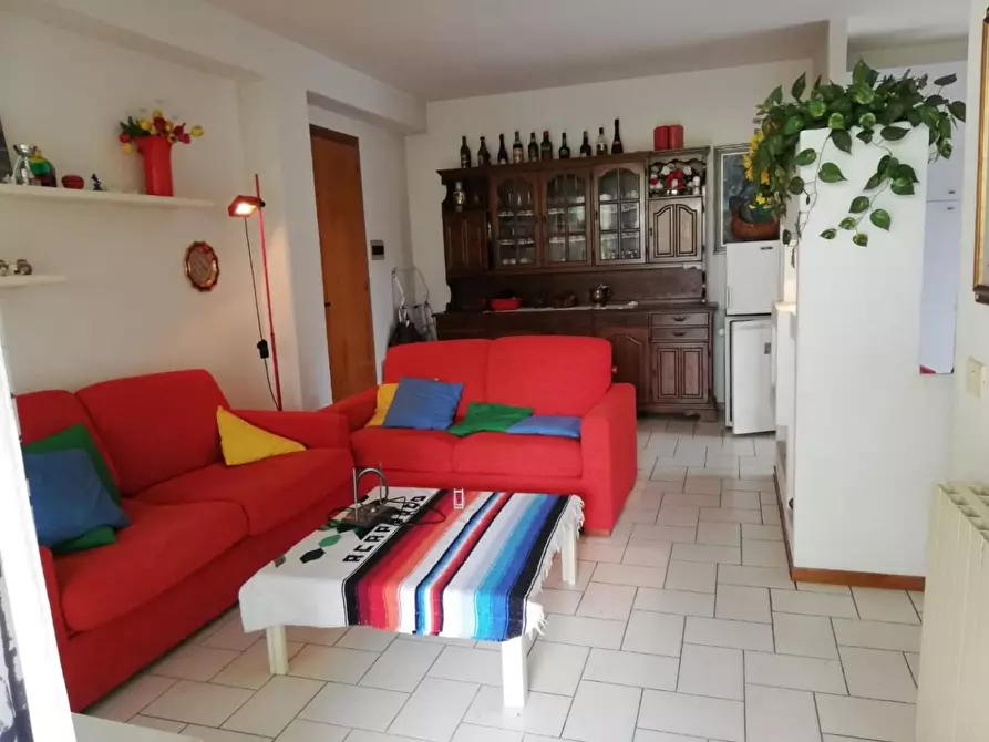 Immagine 1 di Appartamento in vendita  a Viareggio