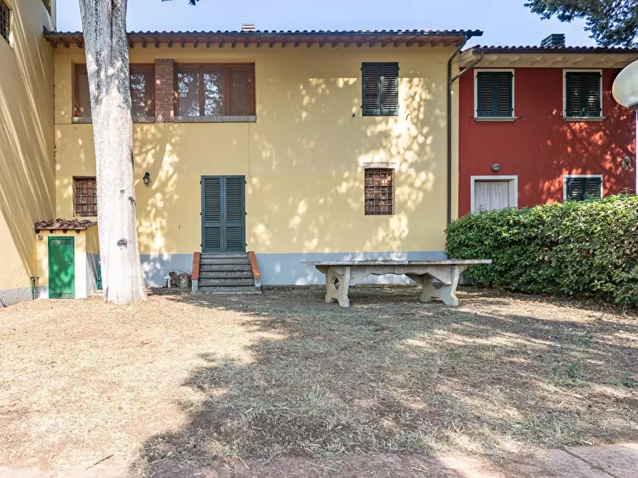 Immagine 1 di Casa colonica in vendita  a Empoli
