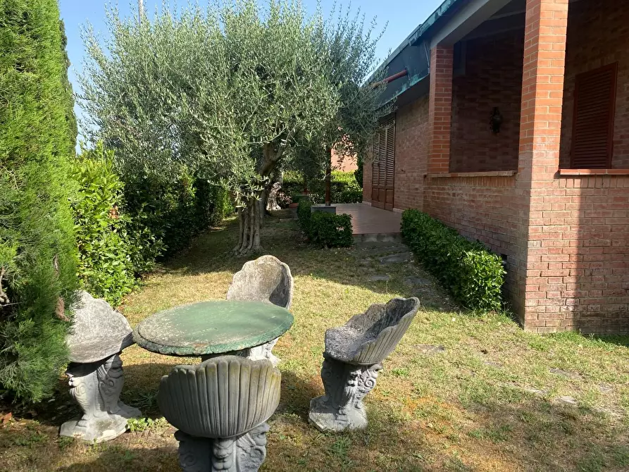 Immagine 4 di Villa in vendita  a Santa Croce Sull'arno