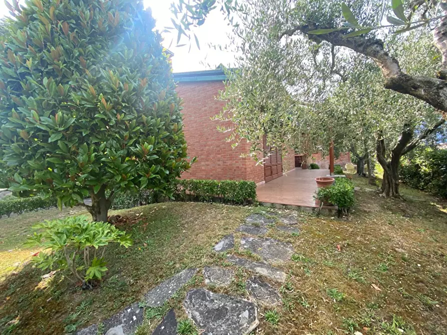 Immagine 5 di Villa in vendita  a Santa Croce Sull'arno