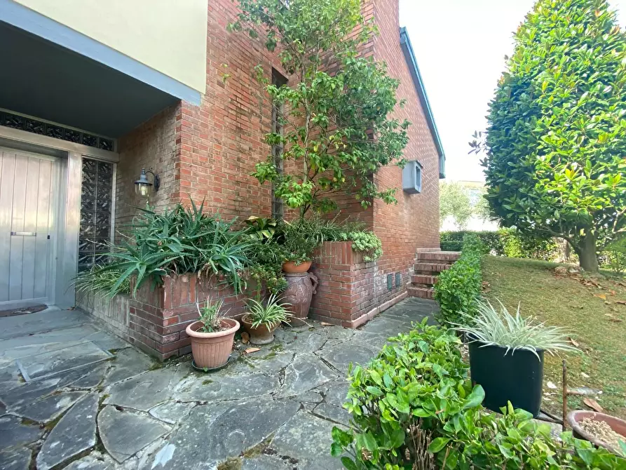 Immagine 3 di Villa in vendita  a Santa Croce Sull'arno