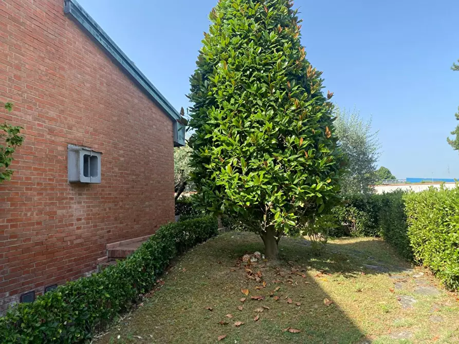 Immagine 48 di Villa in vendita  a Santa Croce Sull'arno