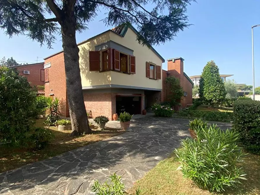Immagine 49 di Villa in vendita  a Santa Croce Sull'arno