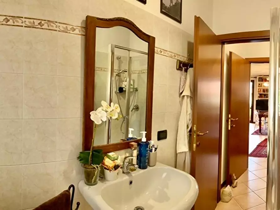 Immagine 27 di Villetta a schiera in vendita  a Calcinaia