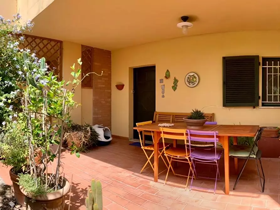 Immagine 3 di Villetta a schiera in vendita  a Calcinaia