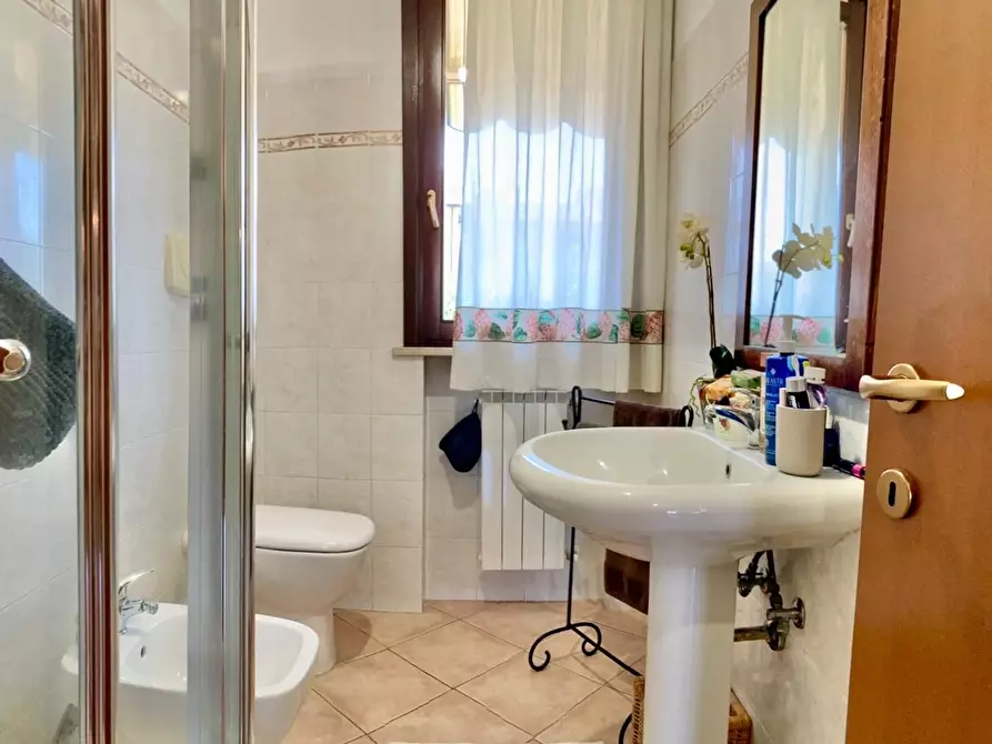 Immagine 25 di Villetta a schiera in vendita  a Calcinaia