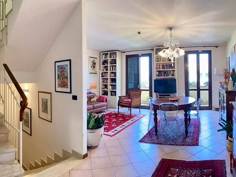 Immagine 10 di Villetta a schiera in vendita  a Calcinaia