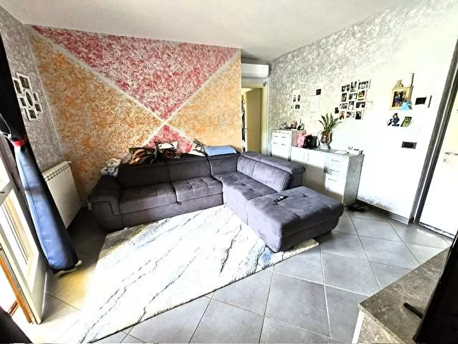 Immagine 2 di Appartamento in vendita  a Carrara