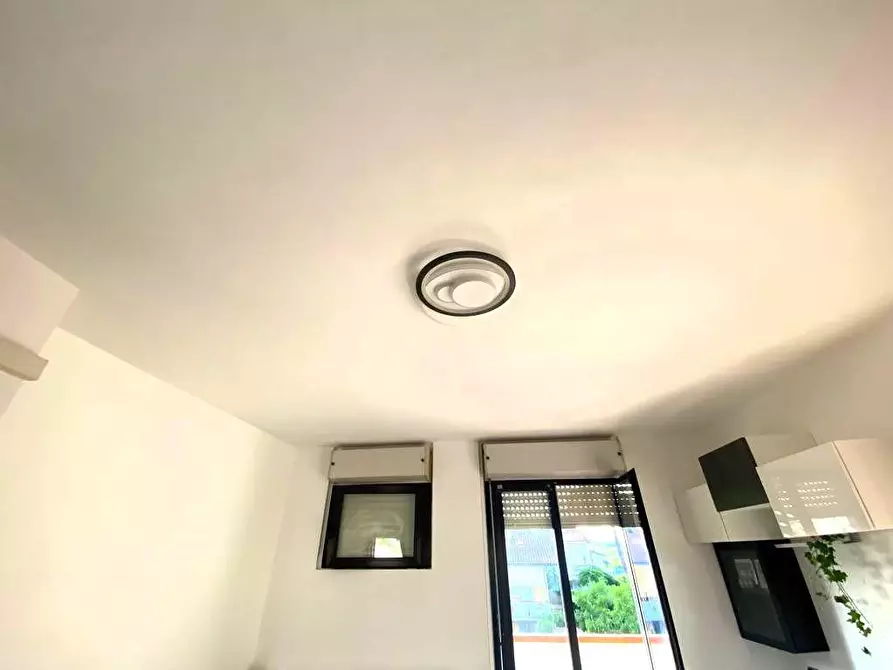 Immagine 10 di Appartamento in vendita  a Carrara