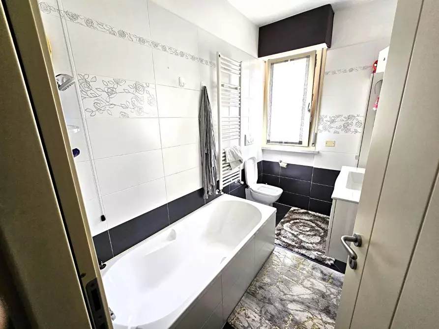 Immagine 9 di Appartamento in vendita  a Carrara