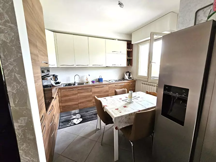 Immagine 4 di Appartamento in vendita  a Carrara