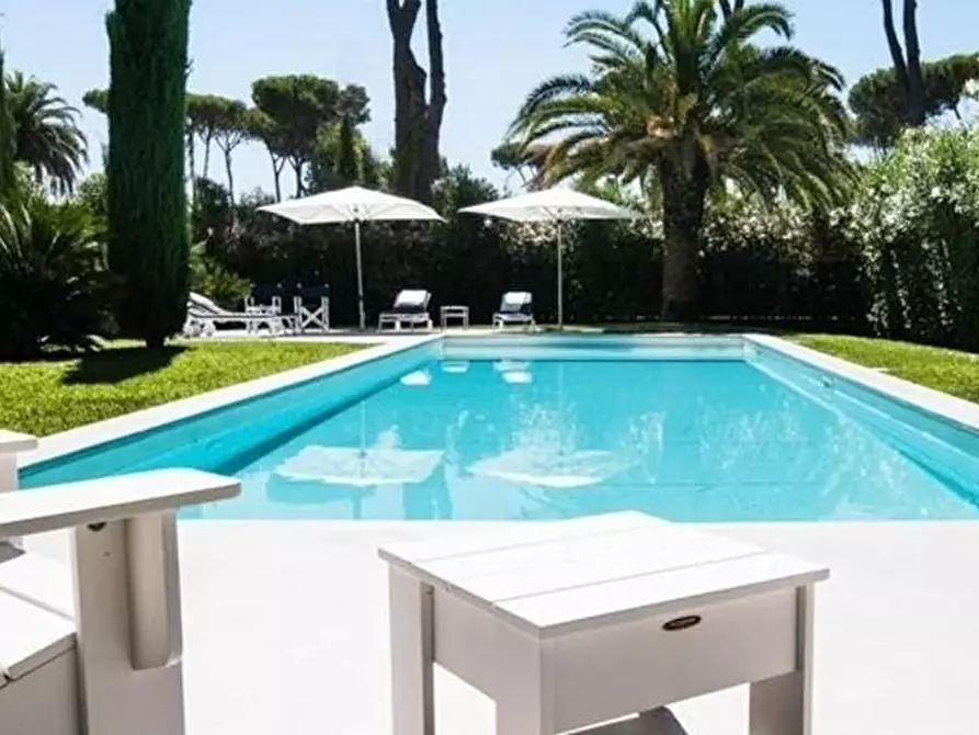 Immagine 5 di Villa in vendita  a Forte Dei Marmi