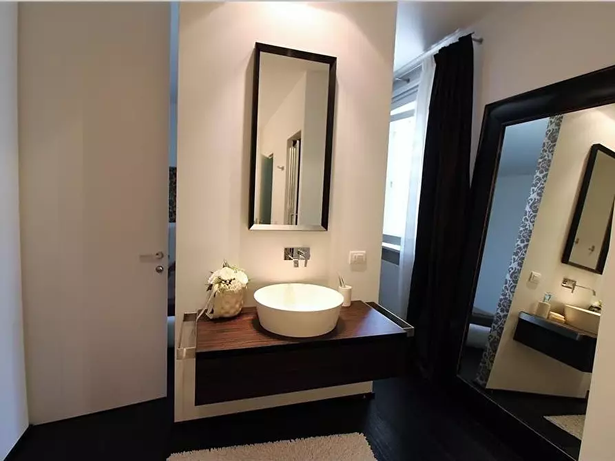 Immagine 18 di Villa in vendita  a Forte Dei Marmi