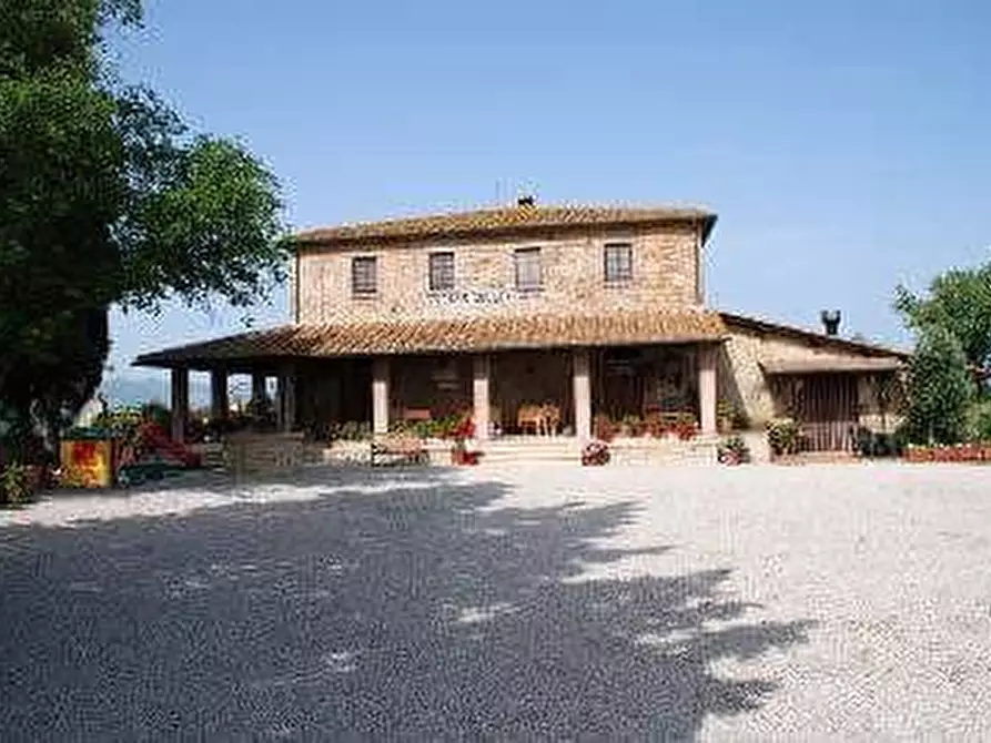 Immagine 2 di Agriturismo in vendita  a Volterra
