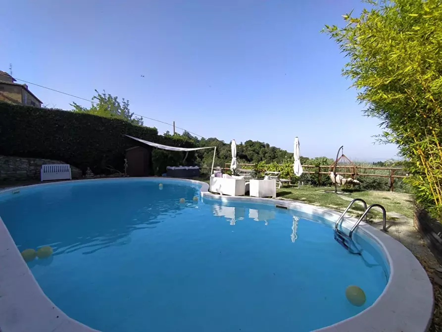 Immagine 4 di Porzione di casa in vendita  a Bucine