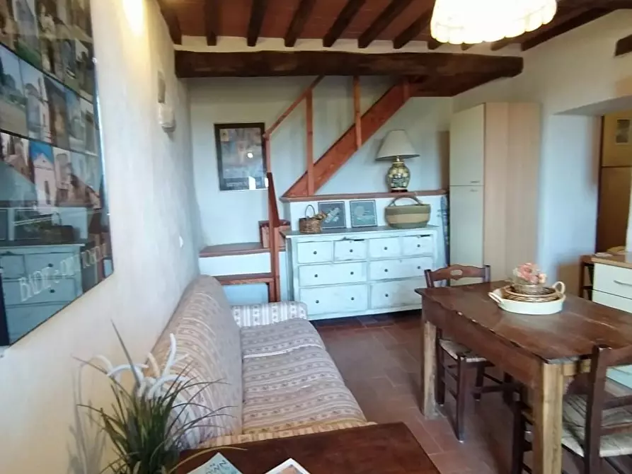 Immagine 11 di Porzione di casa in vendita  a Bucine