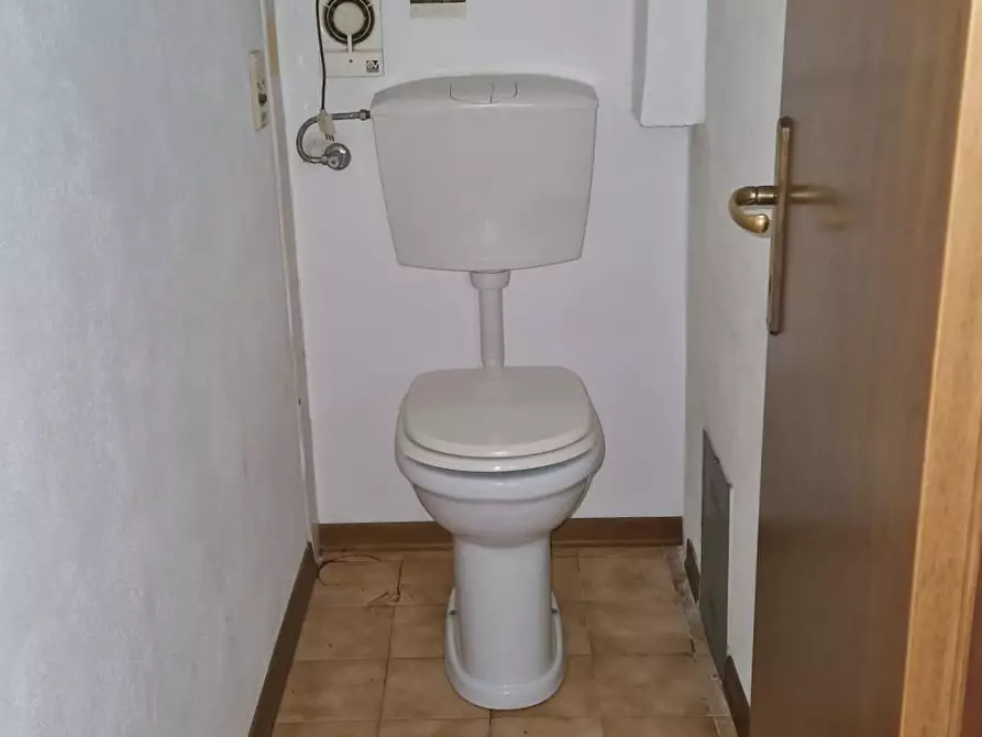 Immagine 15 di Appartamento in vendita  a Pontedera