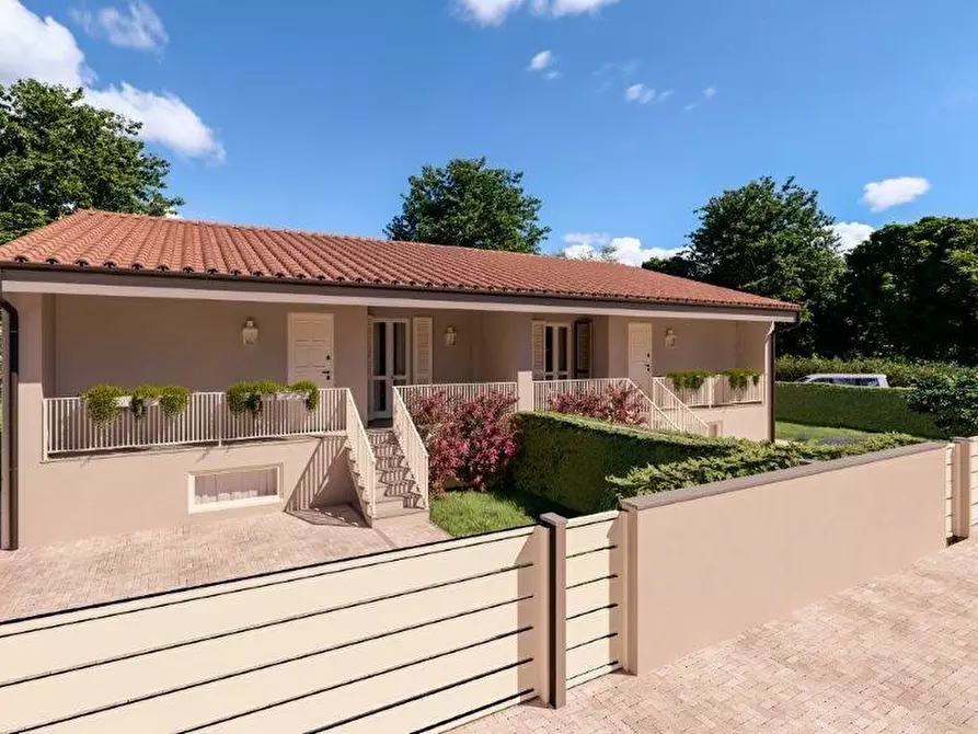 Immagine 1 di Villa in vendita  a Pontedera